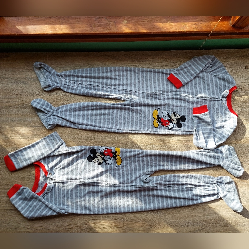 4 pairs Mickey pajamas 5t - Picture 8 of 16
